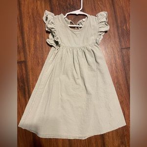 4t girls dress. Bought for photos. Used once. EUC